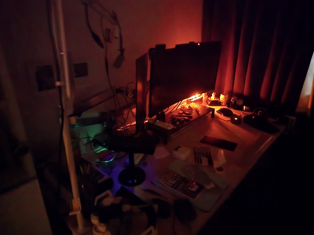 遮光シール貼り付け後のLEDランプが大幅に暗くなった効果比較